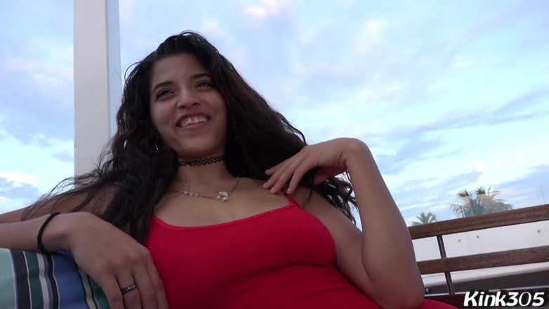 Alex Ace 305: Dochter van de buren Gabriella Lopez krijgt haar kutje gebeft...