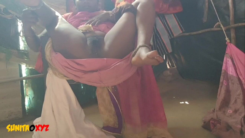 Sunita: Cocinera chupando
