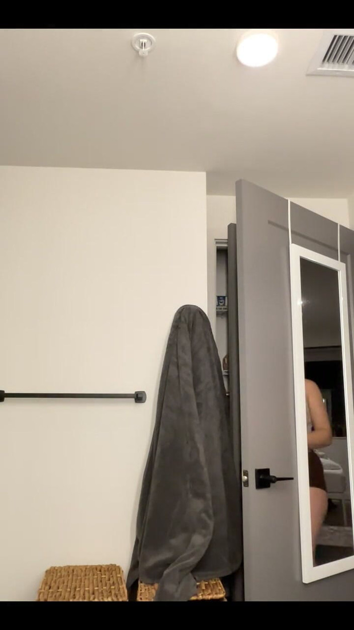 Dani Valentina: 4 untuk 1 Bundle