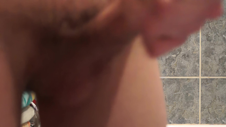 xblueboyz: Discrete badkamer masturbatie