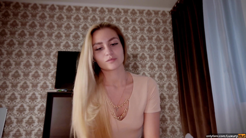 ReplayXXXLady: Мы Определенно Могли Бы Сломать Кровать Со Сводной Сестрой