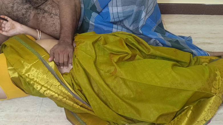 Palani69: गृहिणी ने घर के मालिक के साथ बिस्तर साझा किया जब पत्नी घर में नहीं थी 3