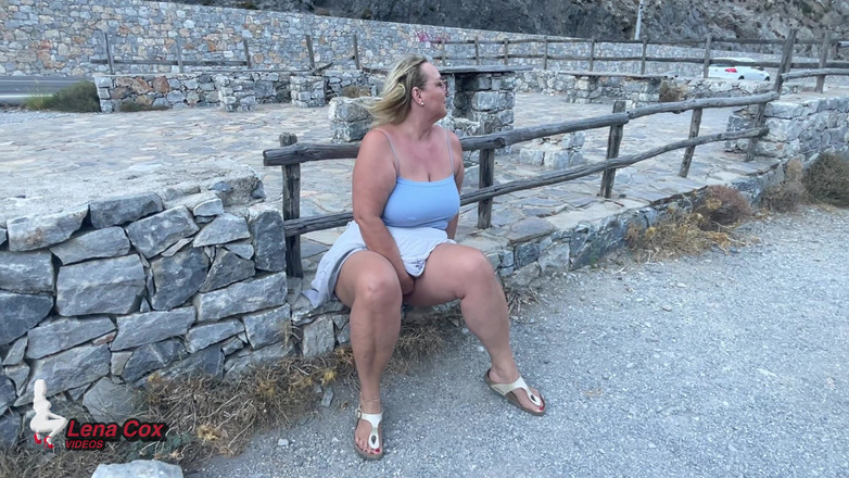 Lena Cox: Soție excitată ejaculează explozie pe Parcare Curb