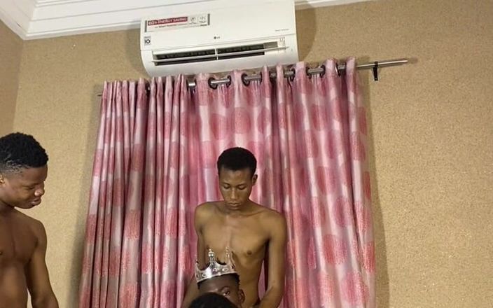 Blackthug20k: El rey recibiendo su trato real