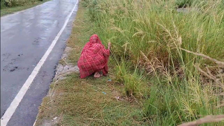 Mumbai Ashu: Desi bhabhi ging in den dschungel und hatte sex mit...