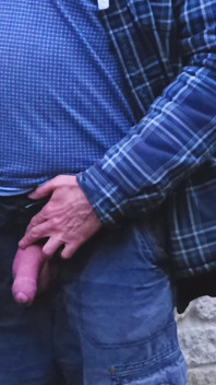 Big Uncut Cock Wanking i Cumming for the Neighbours Again - Rockardglans