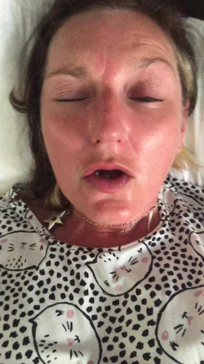 MistressWriggler: Muka orgasme bertelanjang panas dan berpeluh saya