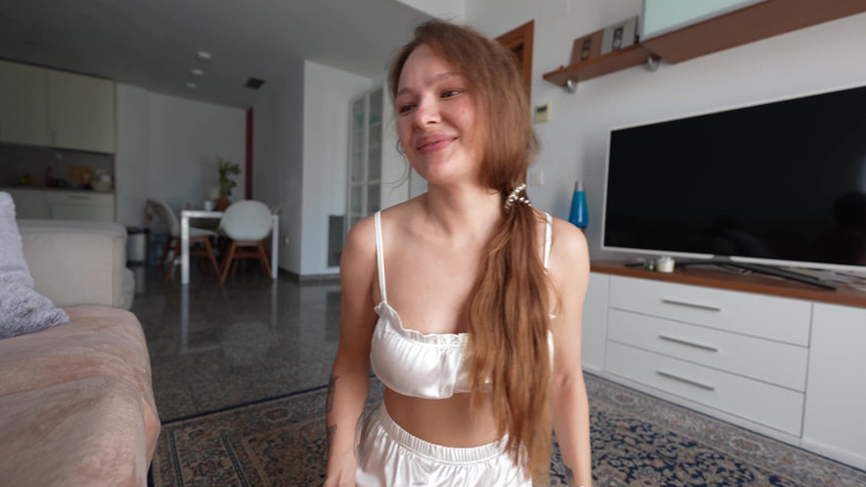 Alexa Poshspicy: Vedere la persoana 1 ajutându-mi sora vitregă să filmeze un porno....