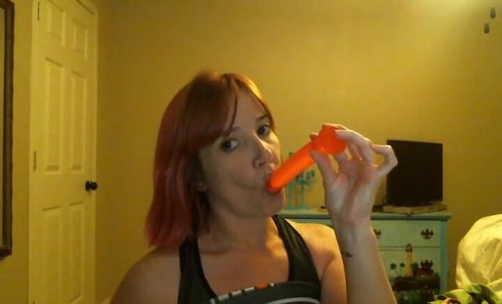 Jane Cane: बहुत बुरी रोशनी में आपके लिए बहुत पुराना लंड हिलाने के निर्देश