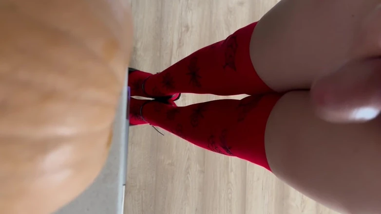 Vlada Brilliant: Счастливого Хэллоуина Трахнула Тыкву