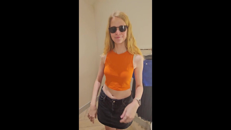 Bikergirl_97: Shoppen Im Einkaufszentrum Mit Grossem Dildo Und Orgasmus!