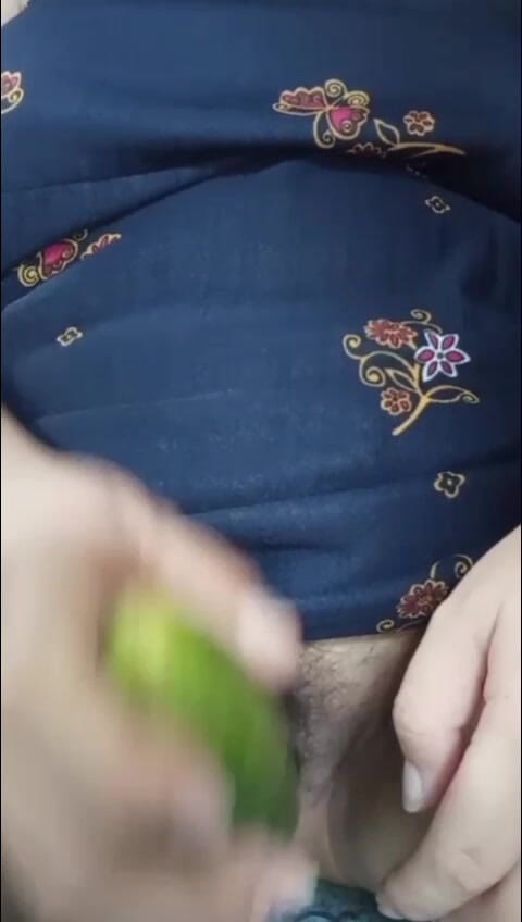 YummehBabes1: Jugando con mi coño