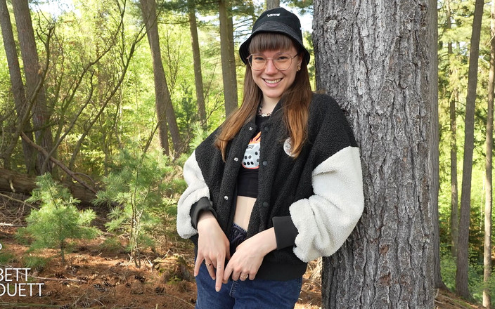 BettDuett: Venkovní striptýz v letní sezóně !!