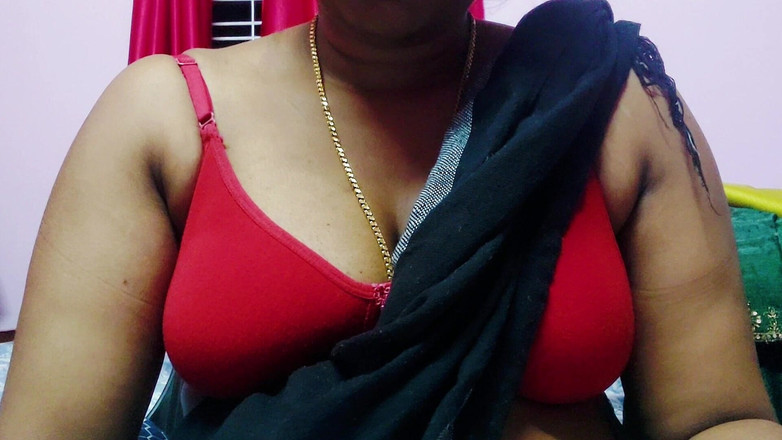 Desi Mohini: Bộ ngực to Desi Mohini Bhabi làm tình nóng bỏng