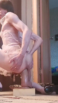 Crossdresserin Ksenia Anal mit einem riesigen 16.07.2026 