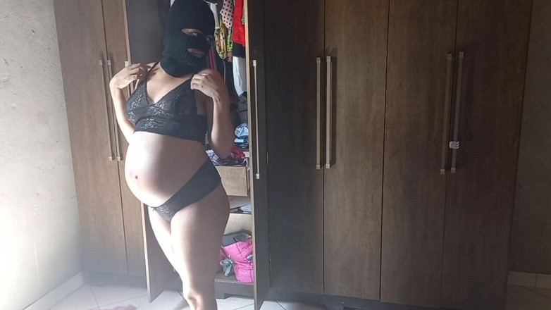 Beatriz De Jesus Silva: Scegli quale abbigliamento usare nel prossimo video, il più votato...