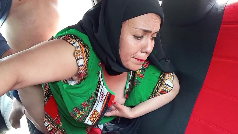 BBW Kelly Mom: Индийская женщина в хиджабе занялась сексом в машине