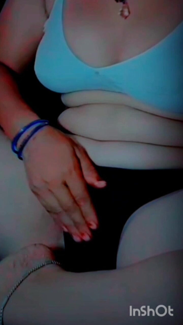 TricolorMusic3: Instagram viral kızın ateşli seksi' mms kolaj kızı