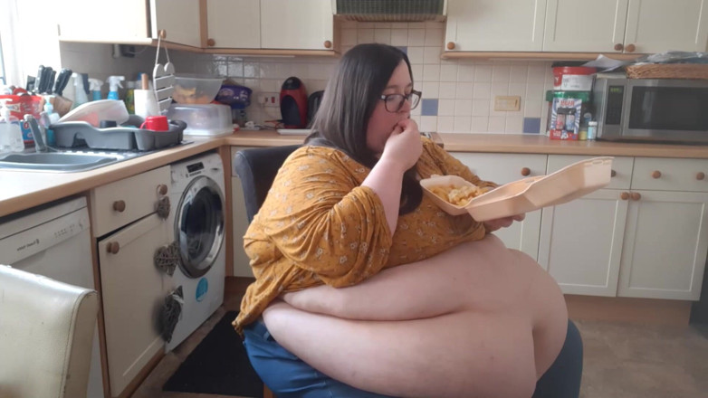 SSBBWLadyBrads: Ssbbw vs godzilla burger