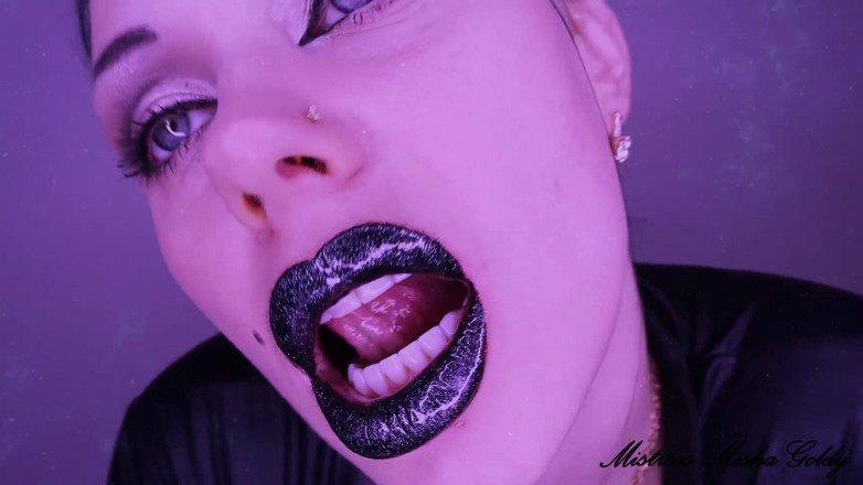 Goddess Misha Goldy: 광택 있는 검은 입술이 당신을 완전히 제어할 수 있습니다! 흑누나의 젖을 빠는 흑누나
