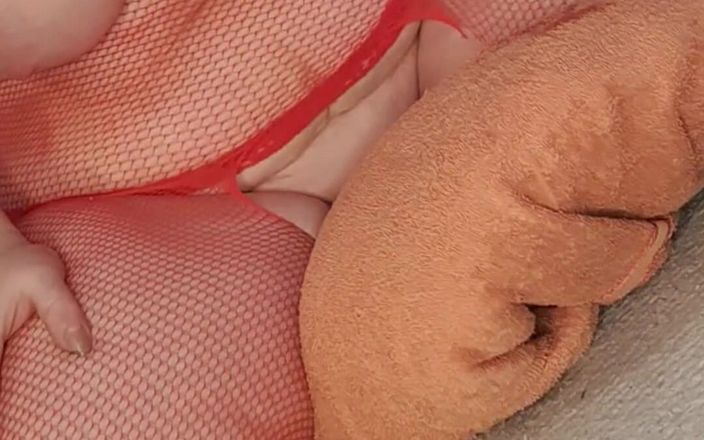 JJ Jewel BBW: Geile bbw berijdt spuitende zussen handdoek