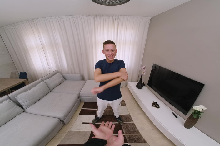 Virtual Real Gay: Supportive Boyfriend