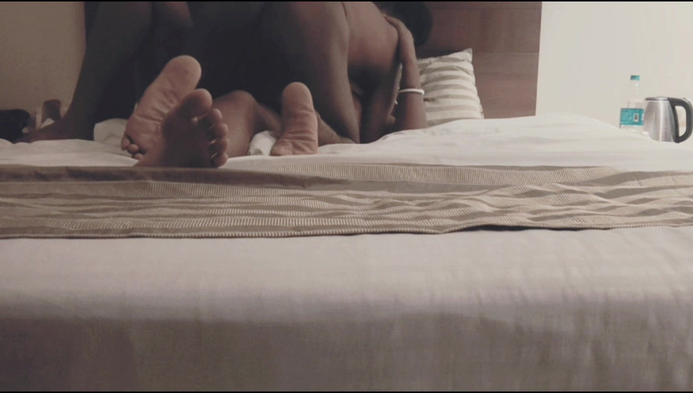 Hot boudi: Mi sto dando l'hotel Le Jake pel Diya