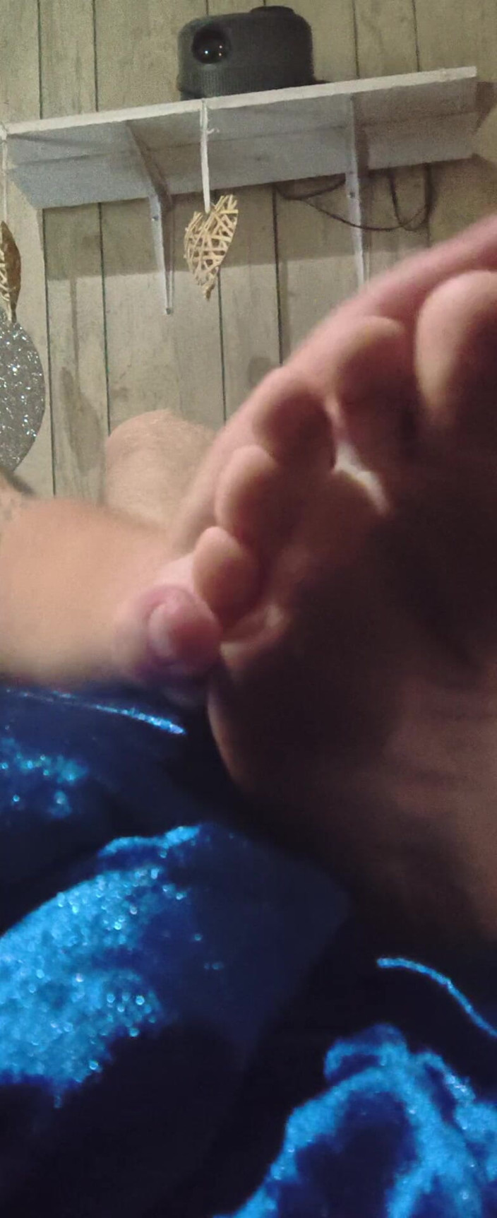 HerculesnVENUS: I piedi dei miei maritino sono pronti a scopare e...