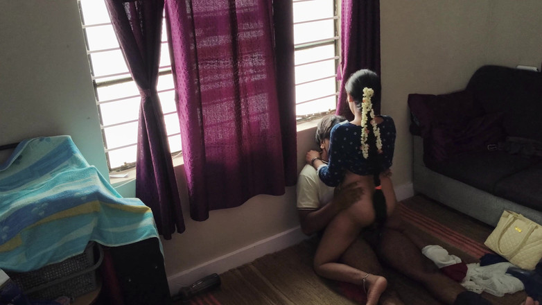 Parizadi: インディアンの村の女の子のフリストタイムファック彼女のタイトなマンコ、大きな黒いディックによる小さなタイトなマンコファック