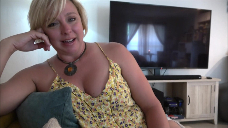 Brianna Beach: Mon beau-fils m’surprend en train de regarder du porno - Brianna...