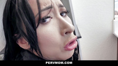 PervMom: Velká prsatá macecha Lily Lane chce otěhotnět