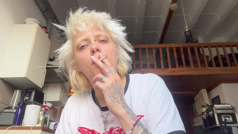 Glitterqueen1999: Merokok Rokok Kopi Malas Tanpa Solek