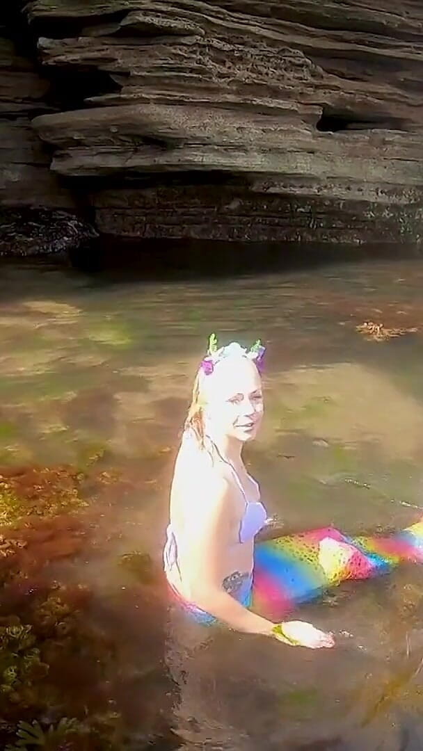 UKCuteGirl Lucy Lauren: Mermaid Spotted! Mokré setkání ve Ztracené zátoce