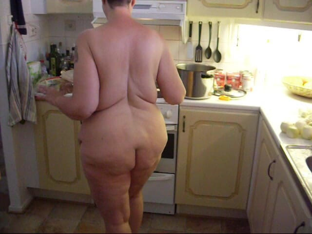 Sex hub couple: Jen kocht essen ganz nackt