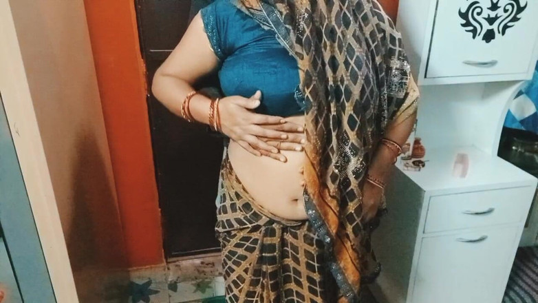 Manjushukla: New Couple Having Romance Together