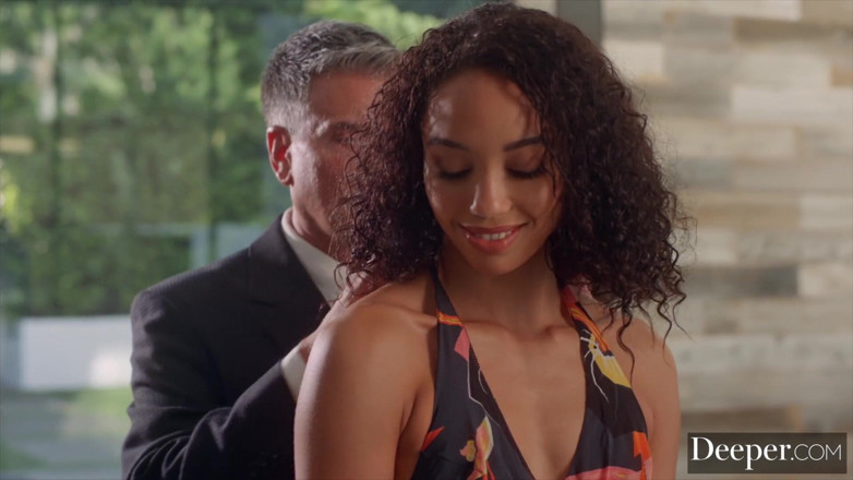 Deeper: Deeper. Alexis ตัวเล็กถูกใช้เป็นเบี้ยในเกม Twisted ของคู่รัก