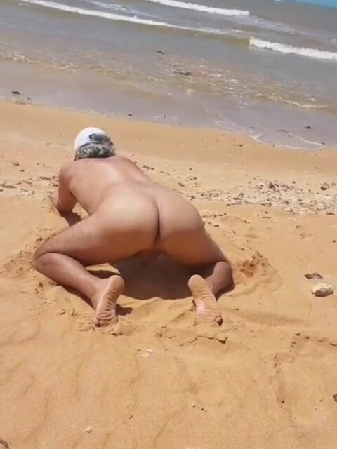 Ladysilvas: Ladysilva nua na praia