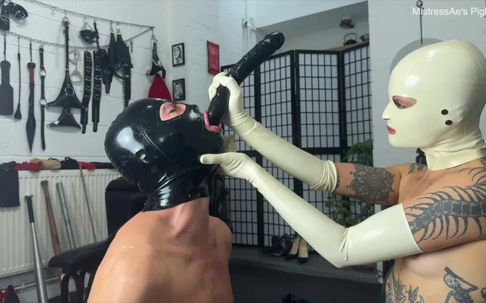 MistressAe: Spit Play and Simultaneous Double-ended Dildo Deepthroat