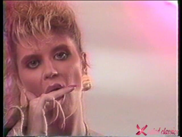 Pornstar Legends: Ginger Lynn танцует