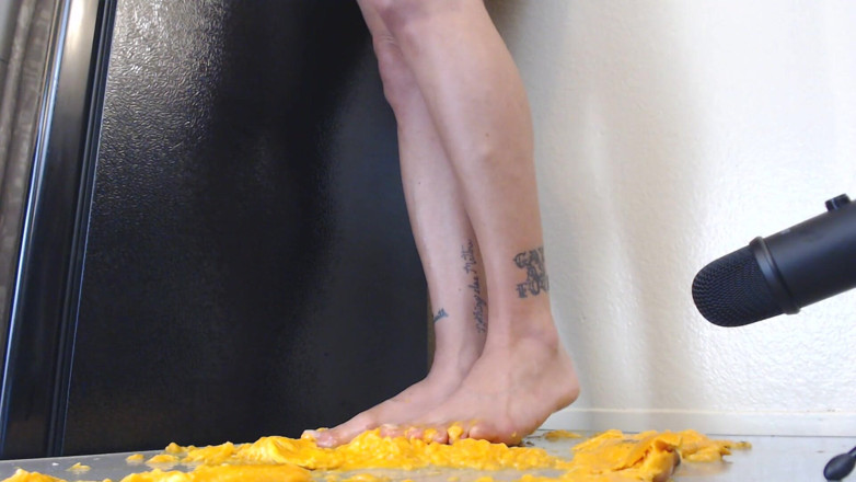 Abby Anna: ASMR mango barefoot compression
