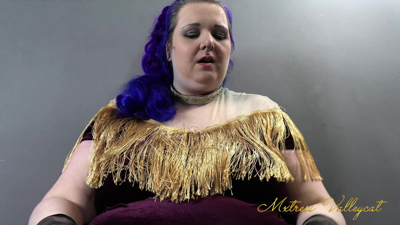 Mxtress Valleycat: Struggling with latex gloves