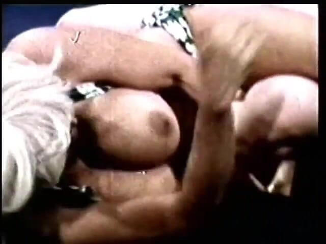 Old Good Porn: विंटेज पोर्नस्टार Candy के नमूनों के कुछ हॉट दृश्यों का मजा लें