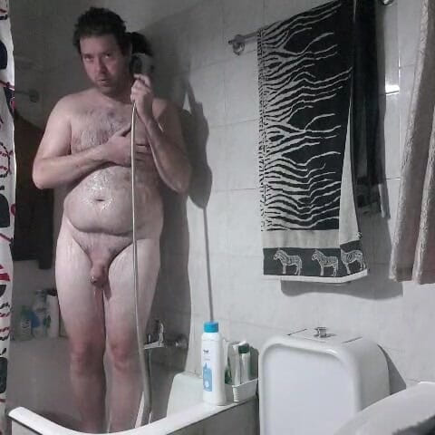 Mirko2589: I Take a Shower
