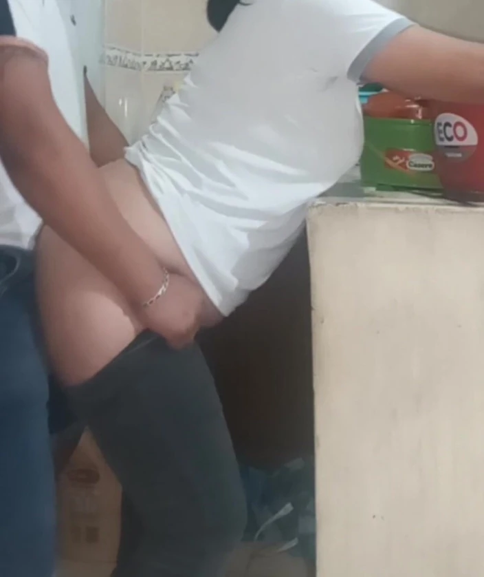 Eatrella j: Maid Fucking and Sucking When She Washes Dirty Dishes