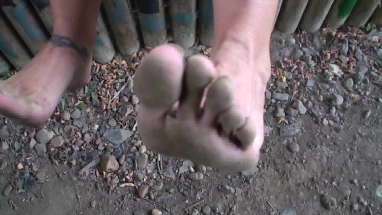 Foot Girls: 아마추어 밀프와 그들의 더러운 발