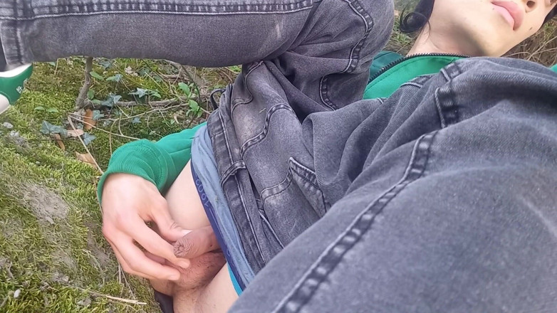 Jon Arteen: Jon Arteen Gay Twink's Soft Strokes ryzykowne na zewnątrz, złapane...
