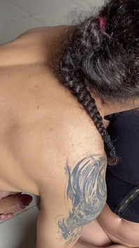 UNA LATINA ENORME E SFIDANTE MI PORTA NEL SUO APPARTAMENTO DOPO CHE L'HO SCOPERTA! - Porno in spagnolo