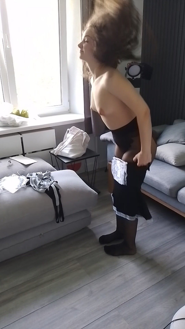 Pantyhose me porn videos: Purr siyah Fransız kesim külotlu çorap ve hizmetçi üniforması giyiyor