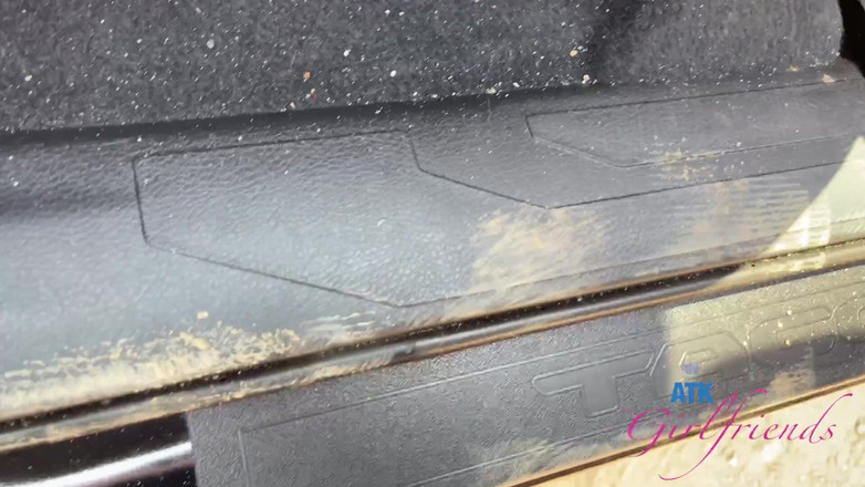 ATK Girlfriends: Data wirtualna