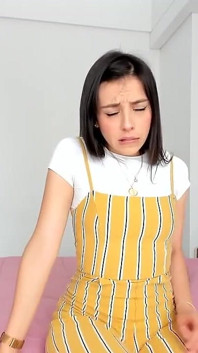 嘿爸爸，我怎么看这件衣服？我想成为你的私人小婊子，教我如何做